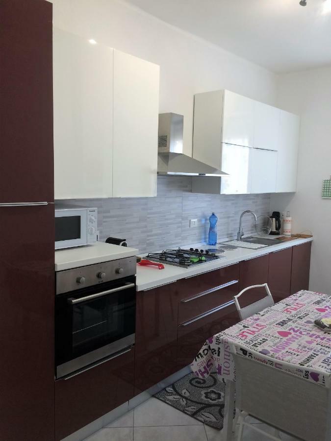 Appartamento Sul Porto Лоано Екстериор снимка