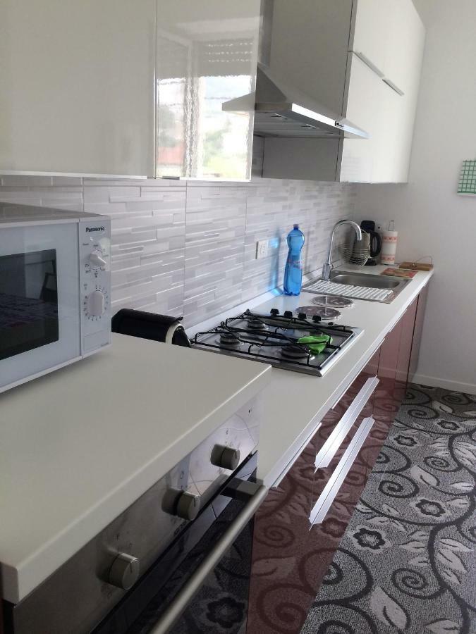 Appartamento Sul Porto Лоано Екстериор снимка