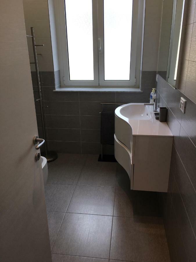 Appartamento Sul Porto Лоано Екстериор снимка